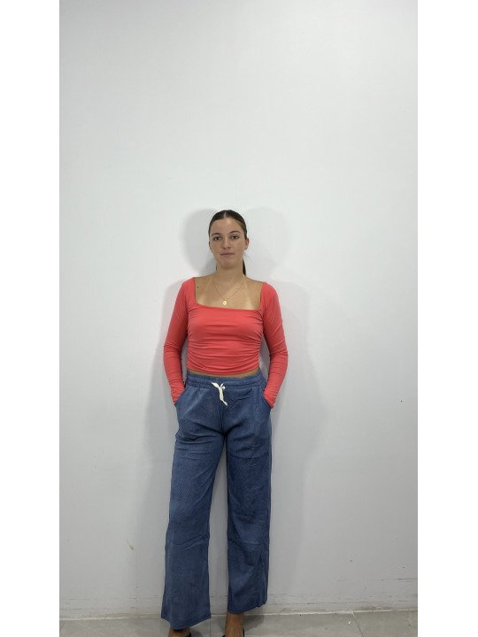 Pantalón vaquero suelto